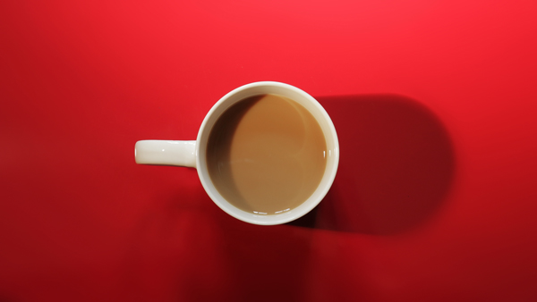 kaffekopp_600 Servering finns med kaffe/the, dricka, kaffebröd etc. Serveringen sköts av Karlskoga Ridklubb, våra värdar på anläggningen. Swish finns.